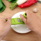 3-in-1 Handheld Garlic Grater & Ginger Masher - Mess-Free Kitchen Seasoning Tool